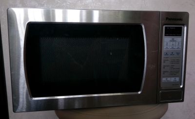 Лот: 11871119. Фото: 1. Микроволновая печь Panasonic. Микроволновки, мини-печи