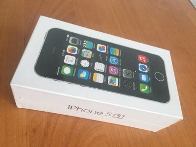 Лот: 9996180. Фото: 1. iPhone 5S 16GB Space Gray. Смартфоны