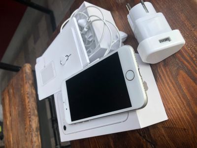 Лот: 13997006. Фото: 1. IPhone 8. Смартфоны