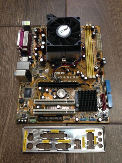 Лот: 14762913. Фото: 1. Комплект мат.плата AM2 ASUS M2N-MX... Материнские платы