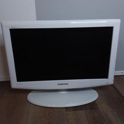 Лот: 24953264. Фото: 1. Телевизор samsung 23дюйма. Телевизоры