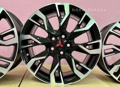 Лот: 19941073. Фото: 1. Комплект литых дисков R18 Mitsubishi... Диски