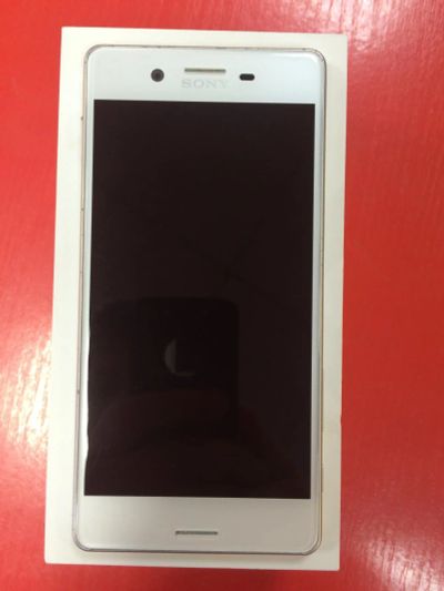 Лот: 4101491. Фото: 1. Sony Xperia X с коробкой. Смартфоны
