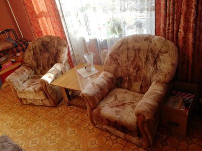 Лот: 16312503. Фото: 1. Продам 2 кресла и журнальный столик... Кресла, пуфы