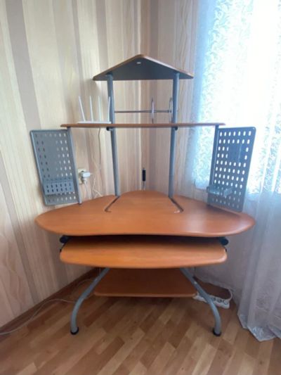 Лот: 25725742. Фото: 1. Компьютерный стол. Компьютерные и письменные столы