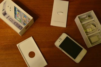 Лот: 3083429. Фото: 1. Apple Iphone 4s White 16 gb... Смартфоны