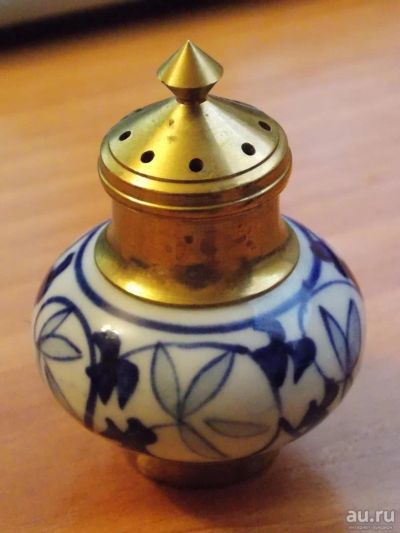 Лот: 10036052. Фото: 1. Старинная перечница или солонка... Фарфор, керамика