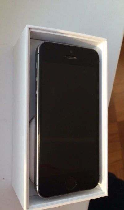 Лот: 6861074. Фото: 1. iPhone 5S 16 Gb Space Grey Отличное... Смартфоны