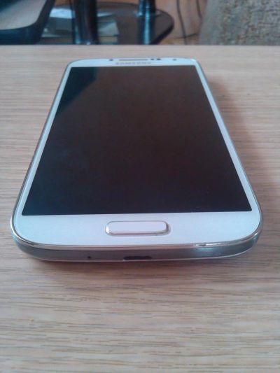 Лот: 6898659. Фото: 1. Samsung galaxy s4 GT-I9500 Белый... Смартфоны