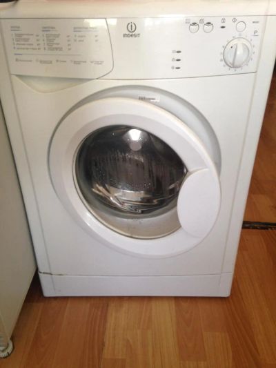 Лот: 4449666. Фото: 1. стиральная машина Indesit WIU... Стиральные машины