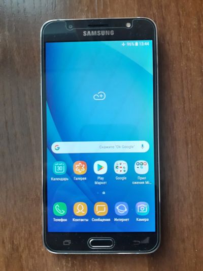 Лот: 12880997. Фото: 1. Продам Samsung Galaxy J7 (2016... Смартфоны