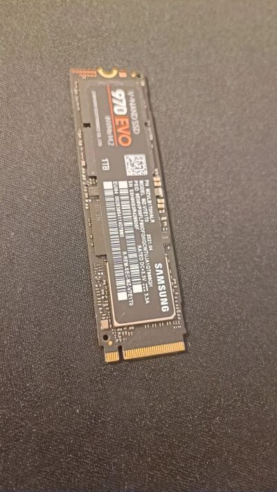 Лот: 19935722. Фото: 1. Samsung NVMe m. 2 1tb. SSD-накопители