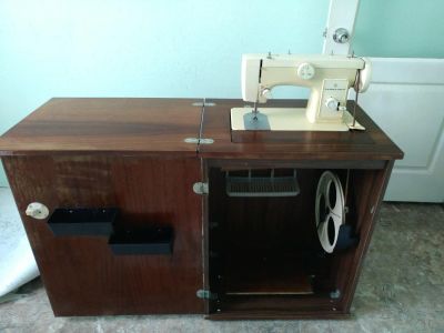 Лот: 8963340. Фото: 1. Швейная машинка Чайка 132 м. Швейная, вязальная