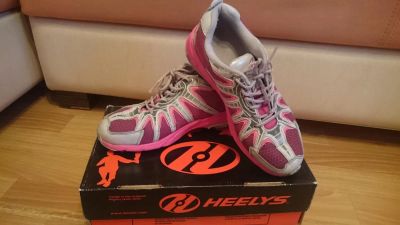 Лот: 7760937. Фото: 1. Роликовые кроссовки Heelys. Роликовые коньки, скейтборды, самокаты
