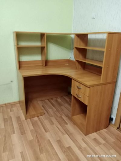 Лот: 17128983. Фото: 1. Стол компьютерный. Компьютерные и письменные столы