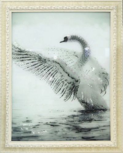 Лот: 21290534. Фото: 1. Картина Белый лебедь с кристаллами... Другое (сувениры, подарки)
