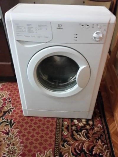Лот: 9975279. Фото: 1. стиральная машина indesit wiu... Стиральные машины