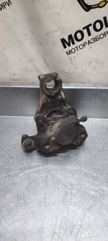 Лот: 22463277. Фото: 1. Суппорт задний Suzuki gsx 600... Запчасти