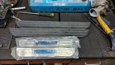 Лот: 20977644. Фото: 1. Накладки на пороги Rav4 lll. Кузов