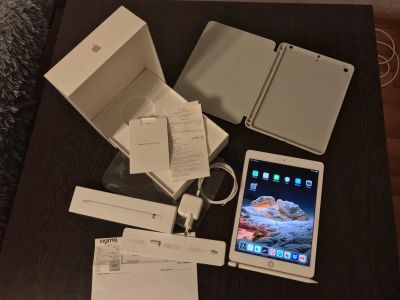 Лот: 16942108. Фото: 1. Apple iPad (2018) 32Gb Wi-Fi... Планшеты