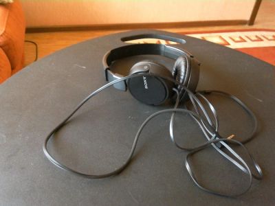 Лот: 7480101. Фото: 1. Накладные закрытые наушники Sony... Наушники, гарнитуры