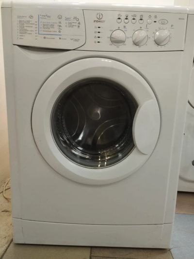 Лот: 24574832. Фото: 1. Стиральная машина Indesit WISL... Запчасти для остальной бытовой техники