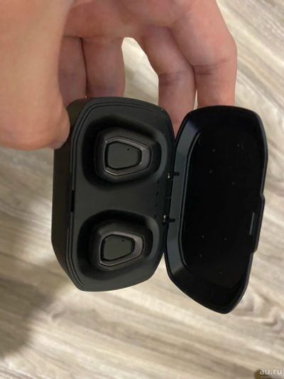 Лот: 18055604. Фото: 1. Беспроводные наушники Bluetooth-гарнитура... Наушники, гарнитуры