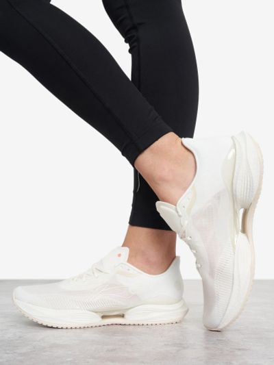 Лот: 25437709. Фото: 1. Кроссовки женские Li-Ning Superlight... Кеды, кроссовки, слипоны
