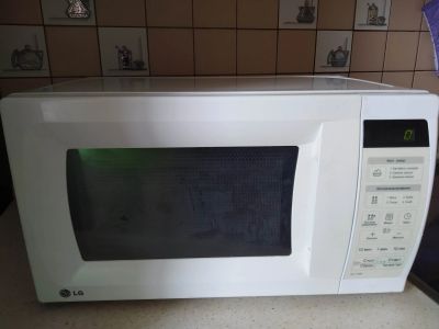 Лот: 23337762. Фото: 1. Микроволновая печь LG MS-1948V... Микроволновки, мини-печи