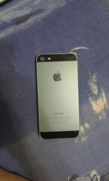 Лот: 7242320. Фото: 1. iphone 5 black 16gb. Смартфоны