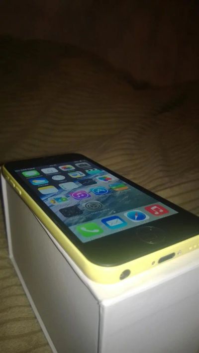 Лот: 3586112. Фото: 1. Новый Iphone 5c android осталось... Смартфоны