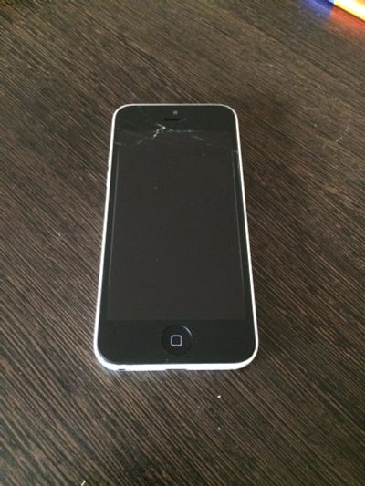 Лот: 9821592. Фото: 1. iPhone 5c 16gb. Смартфоны