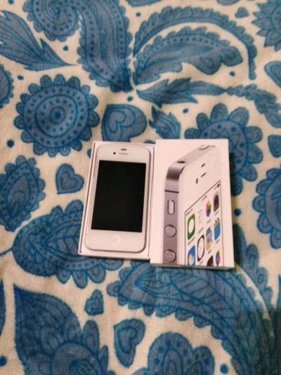Лот: 12232603. Фото: 1. Iphone 4s 16gb. Смартфоны