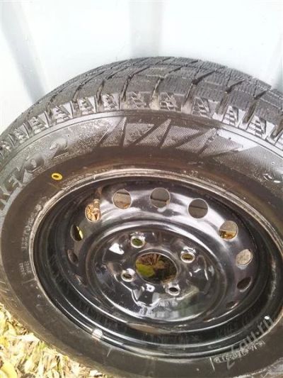Лот: 2202295. Фото: 1. 185 / 70 r14 bridgestone revo-2... Шины на дисках