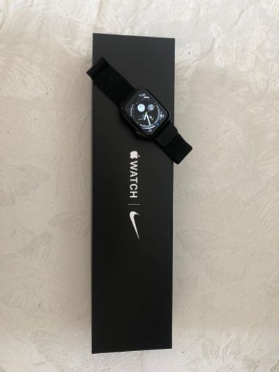 Лот: 15818395. Фото: 1. Apple Watch Nike Series 5 40 mm... Смарт-часы, фитнес-браслеты, аксессуары