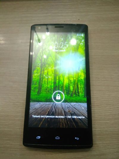 Лот: 19917381. Фото: 1. Смартфон Fly IQ4505 QUAD. Смартфоны