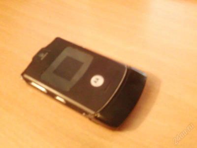 Лот: 145520. Фото: 1. motorola rv3. Кнопочные мобильные телефоны