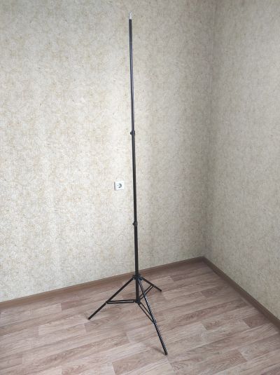 Лот: 20350832. Фото: 1. Стойка студийная Fujimi FJ8704. Вспышки, осветители, рассеиватели