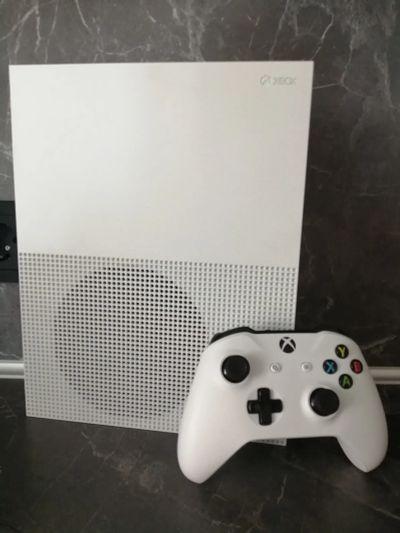 Лот: 20295010. Фото: 1. Xbox one s с играми. Игры для консолей