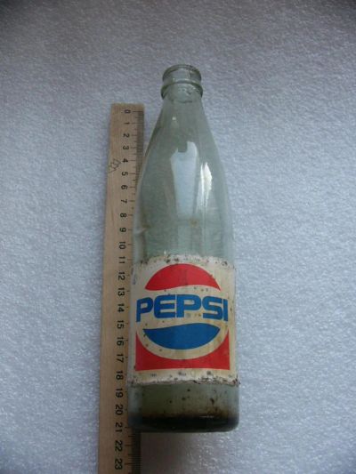 Лот: 9067597. Фото: 1. Коллекционная бутылка, Pepsi Cola... Предметы интерьера и быта