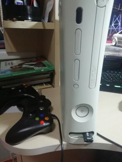 Лот: 16994644. Фото: 1. Игровая приставка Хbox 360. Игровые приставки, консоли