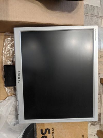 Лот: 16192630. Фото: 1. монитор syncmaster 720n. ЖК-мониторы