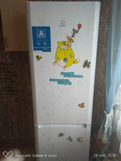 Лот: 12263675. Фото: 1. Холодильник Indesit. Холодильники, морозильные камеры