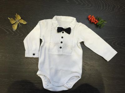 Лот: 6049086. Фото: 1. бодик с бабочкой H&M р-р 68-74. Рубашки, блузки, водолазки
