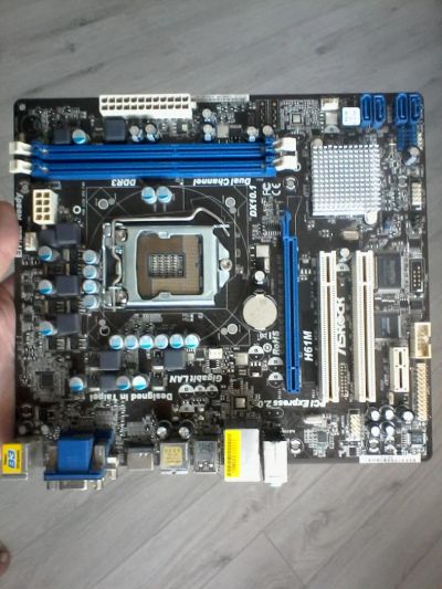 Лот: 7034903. Фото: 1. Материнская плата ASRock H61M... Материнские платы