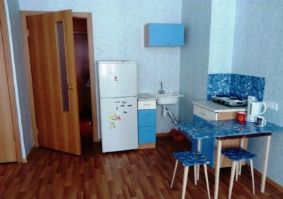 Лот: 9866481. Фото: 1. Сдам 1 комн. квартиру-студию в... Квартиры, студии