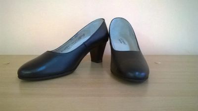 Лот: 6009639. Фото: 1. туфли новые 37. Туфли