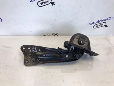 Лот: 21708286. Фото: 1. рычаг продольный Skoda Octavia... Двигатель и элементы двигателя