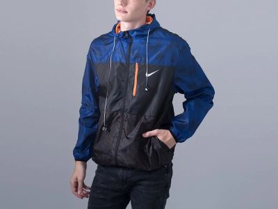 Лот: 12686310. Фото: 1. Ветровка Nike (6847) Размер одежды... Верхняя одежда