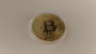 Лот: 10012696. Фото: 1. Сувенирная монета биткоин (bitcoin... Другое (монеты)